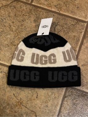 NWT UGG Graphic Logo Wool Blend Beanie OS